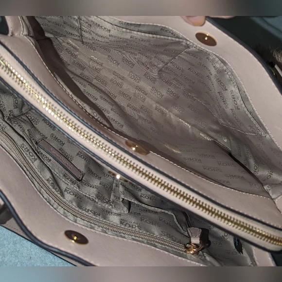 Michael Kors soft pink saffiano leather Savannah satchel bag. - Picture 13 of 16